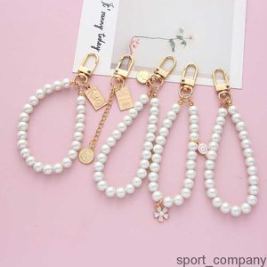 Retro Beauty Keychain Heart Pearl Small Presente para Caixa de Casos de fones de ouvido Ornamentos Chavenizando o pingente redondo Kichain feminino fofo