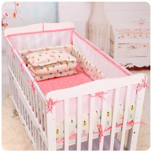 Sängkläder sätter Cotton Crib Baby och Breattable Mesh Patchwork Bumper S In Spring Summer Bumpersheet 230404