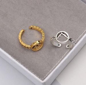 Anelli a fascia con lettera di marca placcati in oro 2 colori per uomo donna stilista semplice anello aperto accessori per gioielli in metallo regalo