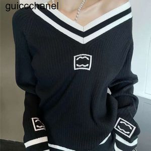 Tasarımcı Sweater 23SS Kadın Sweaters Jumper Nakış Baskı Kazak Örgü Klasik Örgü Sonbahar Kış Sıcak Jumpers Tasarım Kazak Kadın Sweater