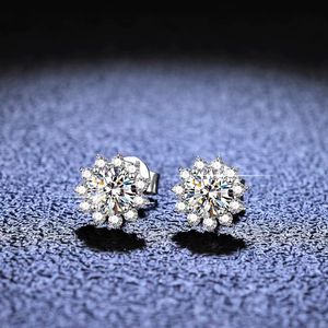 スタッドクークリアルダイヤモンドスノーフフレークスタッドイヤリング0.5ct DカラーVVS1ピュア925女性のためのスターリングシルバーウェディングファインジュエリー230403