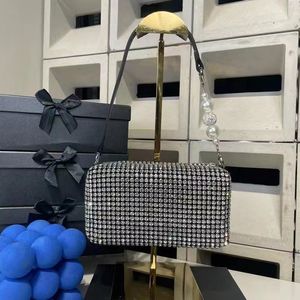 Neue trendige Frauenbeutel Full Diamond Unterarm Kristallbeutel Fashion Diamond-eingebettete Messenger-Tasche süß