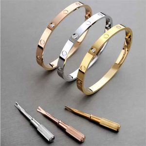 Love Gold Armband Designer Jewelry Rose Bangle Luxurious Design Jeweleriy Mens and Womans Charm manschettvänligt par skruvmejselarmband skruvarmband 0054