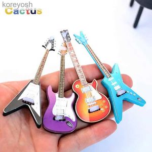 Kitchens Play Food 1 12 Dollhouse Miniature Guitar Toys Dollhouse Musical Instrument Model Dolls House Furniture Decoration AccessoriesL231104