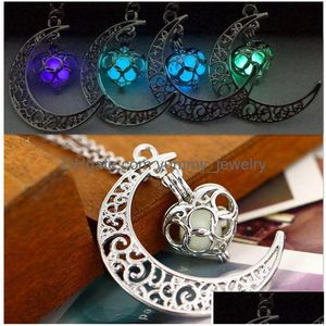 Lockets Essentials Oil Diffuser Necklace The Moon Heart Glow in Dark Aromatherapy Lockets Pendant Glowing for Women Fashion Drop Deliv Dhatl