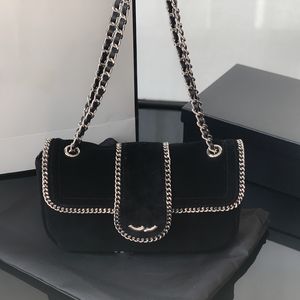 Designer kvinnors axelväska 25 cm päls kohud metall kant silver hårdvara vändbock lyx handväska matelasse kedja crossbody väska retro mode makeup väskor sacoche