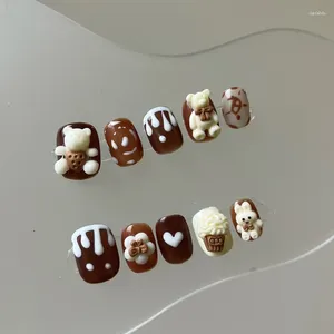 Yanlış tırnaklar yeniden kullanılabilir el yapımı 10pcs Brown Bear Kawaii Kısa Sahte Manikür Dekorasyonu Kızlar İçin Tutkalla Dolu Giyilebilir Dekorasyon