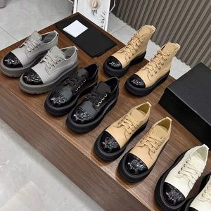 Casual Shoes Travel Fashion Designer Shoes Ankel Boots Sports Trainers Lace-Up Sneaker Leather Gym Womens Shoe Platform Lady Sneakers Storlek 35-41-42-43 med låda