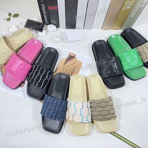 Tasarımcı Sandalet Kadın Düz Terlik Kare Toe Terlik Deri Slayt Platformu Sandalet Mektup Baskı Slaytları Slip-On Sandal Moda Yaz Flip Flops Boyut 35-41