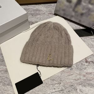 Autumn Winter Women Sticked Hat Twists Sticked Hats S Brand Mark Warm Pullover Cap Ear Protection Thicked Warm Mångsidig mössor