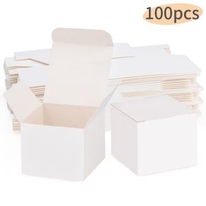 ギフトラップ100pcs / White Kraft Paper Box PartyギフトDIYハンディクラフトウェディングパーティーボックスマルチサイズカスタム230404