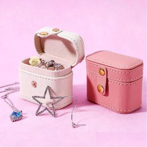 Smyckeslådor Ring Box Small Travel Jewelry Organizer Mini Case Portable Rings Lagringslådor Giftförpackning för Drop Leverans smycken Dhauc