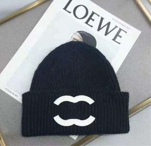 Designer Brand Men's Beanie Hat Women's Autumn and Winter Small Fragrance Style New Warm Fashion All-Match CE Letter Sticked GC1840