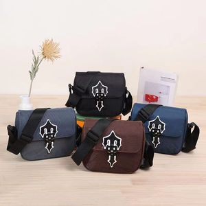 Trapstar Tasche Mode Umhängetaschen, dass weibliches Paar Kreuztasche Messenger Mailman Damen Umhängetaschen Handtasche Herren- und Damen-Crossbody-Geldbörsen