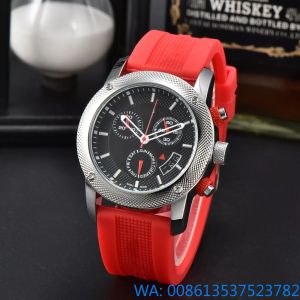 Tiss Luxury Watch Men Designer Watches Rubber Strap High Quality Quartz Top Movement Waterfoof Luxe Watch
