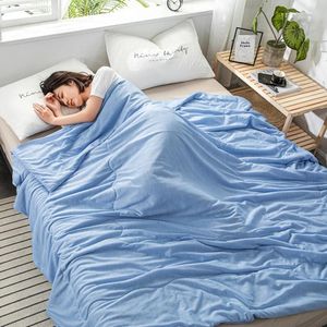 Filtar Sommarkylning Filt Dubbelsidig kallkänsla Luftkonditionering av täcken Stickning Stickningssoffa Bäddsöverdrag på sängen