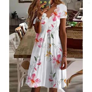 Casual Dresses 2023 Kvinnor Summer Floral Print Scallop Trim V-ringen Kort ärmklänning Vit Midi Party Sexig