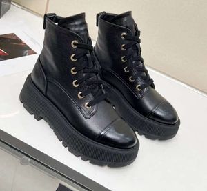 مصممة نساء أحذية أحذية القنوات الرومانية Boodels Cclys Martin Designer Onkle White for Cowboy Black Combat Pr High Chelsea Boots Quality