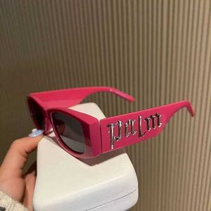 Designerskie okulary przeciwsłoneczne dekoracja Hip-hop netto czerwona twarz Mała kwadratowa kwadratowa ulica Klamowe okulary dłoniowe Sun Shading Kobieta 1betggfgwt4kx