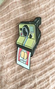 European Enamel Cartoon Funny Camera Model Brooches Pins Women Alloy Pography Sweater Lapel Pins Female Cowboy Backpack Clothes9345345