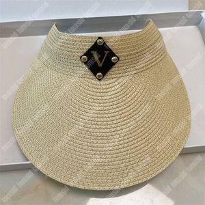 Visiere di design a 4 colori Donna Erba Treccia Berretto di lusso Visiera di moda in paglia da uomo Fibbia in pelle casual Cappello da spiaggia estivo per le vacanze