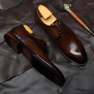 حذاء اللباس 2023 من الجلد الأصلي للرجال المصنوع يدويًا الزفاف الزفاف الأسود الفاخرة الدانتيل حتى أوكسفوردز الرسمية رجال