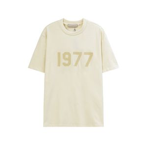 2024 디자이너 의류 필수 셔츠 느슨한 탑 크기의 테스 의류 패션 탑 맨스 캐주얼 가슴 편지 셔츠 거리 반바지 슬리브 남성 여성 패션 티셔츠