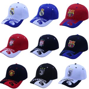 2023 Erkekler Futbol Caps Futbol Formaları Fitted Şapkalar Fashion Hip Hop Sport Tarlada Tam Kapalı Tasarım Erkek Kadınlar Kap Mix