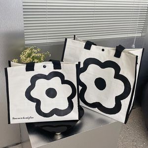 Shoppingväskor svart vit blomma tygväska återvinning vattentät livsmedelsbutik kvinnor avslappnad axel handväska vikbar shoppare handväskor