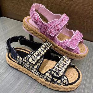 папа Straw Sandal женские плетеные веревочные сандалии Дизайнерские роскошные Высочайшее качество Сандалии на плоской платформе Beig Летняя камелия Конопляные сандалии Nomadic Mesh Leather Raffia DAD