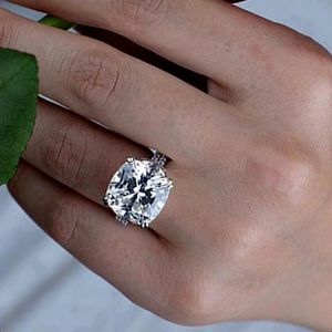 Anéis de casamento luxuoso gracioso para mulheres deslumbrantes acessórios de design requintados de cristal moda moda feminina estética Jóias por atacado.