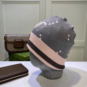 Moda D .E Signer Hats Erkek ve Kadınlar Beanie Sonbahar/Kış Termal Örgü Şapka Marka Bonnet Yüksek Kaliteli Ekose Kafatası Şapkası Lüks Sıcak Kapak