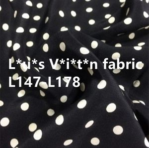 Märke Jacquard tygklänning hem gardin soffa täcker diy skjorta kappa diy designer tyg l147-178