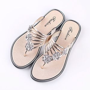 Sandały Kobiety moda Peep Silver Wysokiej jakości Anti Skid Beach Lady Casual Golden Crystal Summer Home G6049 230404