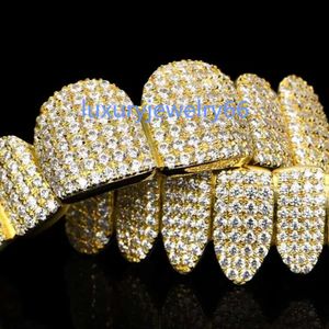 Rapper Mens Hip Hop Denti d'oro Grillz Top Bottom Iced Out Grills Moissanite Diamond Cool Vampire Personalizza i gioielli dei denti dentali