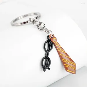 Keychains Magic Glasses Tie Keychain For Men Women 2023 Car Ryggsäck Keyring modeälskare Bekännande nyckelhållares smycken Tillbehör