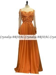 2023 Enkla arabiska brudtärklänningar för bröllop Långt orange långa ärmar Illusion Lace Applicques Flowers Chiffon Party Sweep Train Maid Honor klänningar