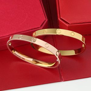 Gold Markenarmband Designer-Armband Damen Herren Schmuck Charm-Armreif 18 Karat vergoldeter Edelstahl wird nie verblassen Damen-Schraubarmband-Accessoire Designer-Geschenk