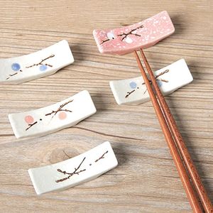 Dinnerware Sets 8pcs Plum Blossom Pattern Ceramic Chopsticks Rest Japanese Style Stand Rack Spoon Fork Holder (Random Color)