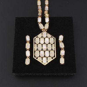 Designe Luxus zierliche Initialen Tennis Diamant Halsketten Anhänger für Frauen Männer trendige Diamant Designer Schmuck Party Weihnachten Hochzeit Mutter Geschenke Geburtstag