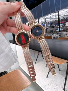 2023 Orologio da coppia al quarzo da lavoro realizzato in acciaio inossidabile di alta qualità con orologio blu cotto, lente in zaffiro, regalo di moda impermeabile profondo33