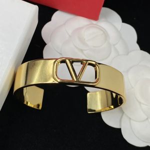 2023 -New Designer Jewelry Gold Plated- 스테인레스 스틸 커플 웨딩 팔찌 선물 액세서리 발렌티노