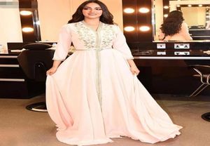 Elegante perlrosa marokkanische Kaftan-Abendkleider mit V-Ausschnitt Langes Abendkleid 2020 Stickerei ALine Volle Ärmel Arabisch Muslim Formal 2294968