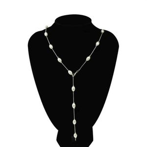 Gotisk barock pärlhänge halsband Ett långt silverhalsband på toppen av en stor dams bröllopskolonn G1213216Z