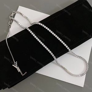 Colares com Pingente de Luxo Designer Feminino Colar de Ouro Carta de Aço Inoxidável Diamante Amor Y Colar Corrente de Elos de Prata Acessórios de Jóias com Caixa