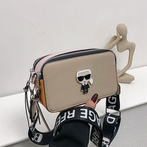 Designer 2023 Mode Umhängetasche Luxus Frauen Schnappschüsse Kleine Kameratasche Einfarbig Vielseitig Cross Body Geldbörse Einzelner verstellbarer Schultergurt Marken Geschenk 03