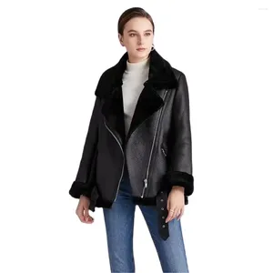 Women's Leather Fur Long Sleeved Loose Belt Warm Jacket Lamb Wool Winter Thickened Locomotive Lapel Female Coat Beige Black Chic PU Tops