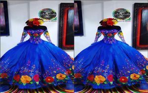 2022 Vintage Royal Blue Mexicano Sweet 16 Dresses Charro Flor Bordado Cetim do ombro Quinceanera Dress Ilusão Long 8031126