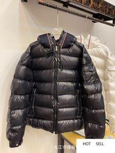 Mens Down Jacket Parkas rockar för kvinnors vinterjackor Modestil Slim Corset Thick outfit Windbreaker Pocket Warm Coat