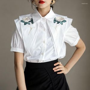 Blusen der Frauen-Qualitäts-Blumen-Stickerei-Bluse-Frauen-schicker doppelter Schicht-Kragen-Kurzschluss-Hülsen-weiße Hemd-Oberseiten-Kleidung SL193